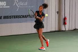 Die tennis weltrangliste der damen listet die besten tennisspielerinnen durch turniere, interviews und ranglisten bleiben sie informiert über aktuelle ergebnisse und möglichen veränderungen in der weltrangliste. Hamburgerin Noma Noha Akugue Deutsche Meisterin Mit Nur 17 Jahren Tennis Magazin