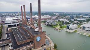 Wolfsburg is a large city in lower saxony, germany. Production At Volkswagen In Wolfsburg Begins Again Today Motors Actu