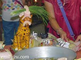 A tvoi strany yze traxaut eti zidy s 90 goda. Praying To The White Tiger Deity For Blessings Protection From Emily To You