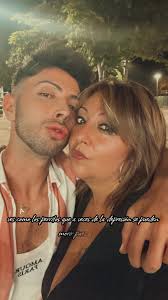 Te amo millones mamá @Eva Villegas Alvarez gracias por existir y no  soltarme de la mano nunca. Eres de lo mejor que se puede tener y que sepas  que no puedo estar más orgulloso de tí ❤️‍🩹🥺