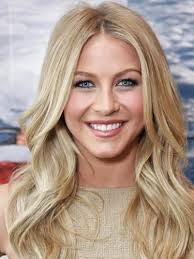 In the modern year of 2020 every young girls and ladies want to wear the fresh & unique look to improve the beauty of hair. Julianne Hough Blonde Hair Celebrities With Blonde Hair Blonde Hair Color Blonde Celebrity Hair Julianne Hough Hair Color