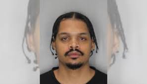 Police seek man, 24, after man seriously injured in Welland stabbing