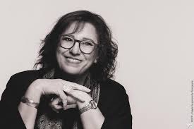 Maria farantouri or farandouri is a greek singer and also a political and cultural activist. H Maria Farantoyrh Sto Hmerologio Gia Perastikoys Sta Telh Toy Aiwna Apo To Megaro Moysikhs A8hnwn