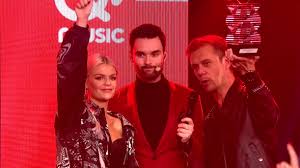 This opens in a new window. Armin En Davina Dragen Hun Top 40 Award Op Aan Marco Borsato Qmusic
