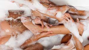 1:30 oma masturbiert mit einem vibrator in der badewanne 3,747 vor 1 jahr 90%. Vergiss Rote Rosen 3 Valentinstagsideen Um Die Liebe Richtig Zu Feiern Wmn