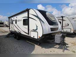 The bathroom in this model goes all the way across the back end of the coach giving you the. 6y1yl3ljcglgcm
