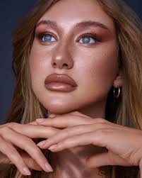 Shay's natural beauty and freckles