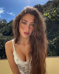 Michelle Weisstuch pronkt met haar enorme bilpartij op Instagram!