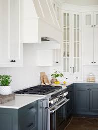 Kitchen Inspiration Dark Lower Cabinets White Upper Cabinets Black Hardware Qua Corner Kitchen Cabinet Kitchen Inspirations Painted Kitchen Cabinets Colors