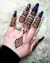 Henna (or mehndi, in hindi) is a body art practice of applying a paste made of dried henna leaves to the skin. 45 Simple Henna Tattoo Designs To Show Off In Warm Weather