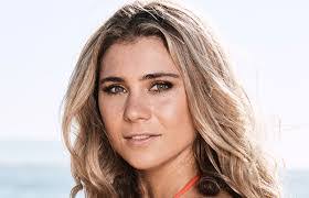 Stacey Macklin's Instagram, Twitter & Facebook