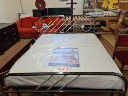 Oggetti usati, vintage, antiquariato, d'epoca, da collezione. Letto Matrimoniale Usato D Autore