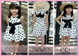 Maka orang tua perlu memprhatikan beberapa hal dalam mendesain kamar tidur mereka mulai dari pemilihan model furnitur sampai warna. Jual Baju Anak Perempuan Warna Putih Desain Hitam Di Lapak Busana Fushion Bukalapak