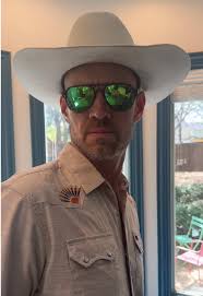 Eli Young Man Is Performing in The Affair