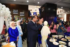 Download as doc, pdf, txt or read online from scribd. Galeri Anugerah Perkhidmatan Cemerlang Category Yb Menteri Menghadiri Majlis Sambutan Hari Raya Aidilfitri Di Wisma Radio Angkasapuri Kuala Lumpur Pada 12 Julai 2018 Image Yb Menteri Menghadiri Majlis Sambutan Hari