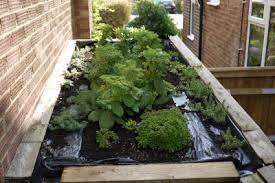 Includes 3 introductory videos and a separate video for each these plans include dimensions to build a wooden storage shed or garden shed in 21 different sizes from 8×4 to 12×20 as listed across the top of table. How To Create A Simple Low Cost Green Shed Roof