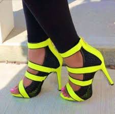 Модни неонови бретельки дамски секси изрязани сандали с отворени пръсти  мрежести дамски обувки на висок ток летните топли обувки на висок ток с цип  отзад на модела обувки Високи токчета отстъпка >