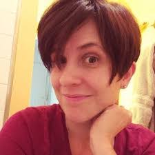 Lorena Barton's Instagram, Twitter & Facebook