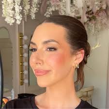 I am so excited to announce that I have started a new position as a Sales  Associate at OAK + FORT !