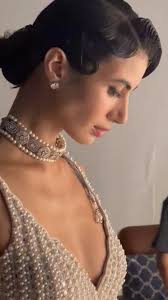 #indianluxury #indiancouture #indianbride #weddinghairstyles #hairframes