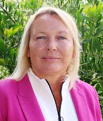 Linda Voltz's Instagram, Twitter & Facebook