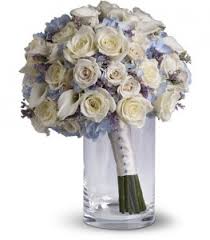 Roses spray roses calla lilies hydrangea gerbera carnations baby's breath orchids peonies chrysanthemums sunflowers acacia agapanthus allium alstroemeria amaryllis anemone aster astilbe banana leaf bells of ireland billy balls birds of paradise bouvardia boxwood bupleurum. Hydrangea Calla Lilies And Roses Wedding Bouquet In Indianapolis In Shadeland Flower Shop