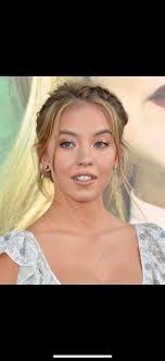 Sydney eller Alexa? Vem är hetaste för dig? : r/VindictaRateCelebs