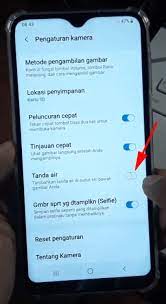 Di postingan cara menampilkan kecepatan internet di hp samsung, beberapa aplikasi tersebut sudah pernah dibahas. Cara Menampilkan Merek Hp Di Kamera Samsung Semua Tipe