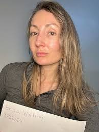 Erica Walling's Instagram, Twitter & Facebook