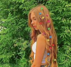 Whether you're having a bad hair day or you're just in the mood for a simple hairstyle, you'll like the look and simplicity of this hair tutorial. Indie Girl Hair Inspiration Indie Hair Indie Girl Indie Hairstyle