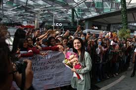 Gambar kata kata romantis cinta dari drama korea sobkatakata via sobkatakata.blogspot.com. Usai Gala Premiere London Love Story 3 Tayang Serentak Hari Ini Indonesia Media Center