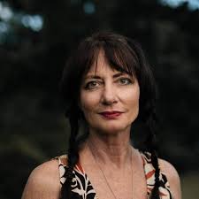 Susan Crooks's Instagram, Twitter & Facebook