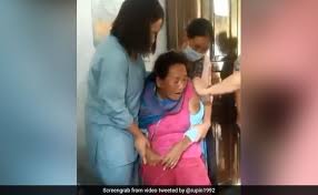Video viral 16 menit kakak adik wikwik di hotel views : Vaxphobia Of This Woman Will Make You Laugh Watch Hilarious Video Newsbust In
