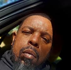 Who remembers when Tip went to the late great Shawty Lo's hood, and had his  own hood doing the running man.... IN HIS OWN HOOD!!!