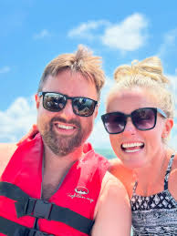 Merry Christmas! Praying 2025 brings health, joy, peace, and love your  way!❤️🎄🫶🏻🙏🏻 Love, Jarad, Mallory, Posey, & George 📷:  @goldenhourphoto.jpg