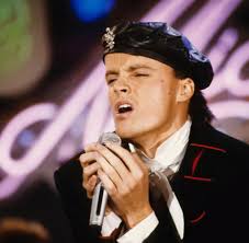 Silent waiting filthy air deal a friendly card taming your despair a nervous case the bus comes in to reveal the winning hand desert highway Hubert Kah Nur Noch Ein Krampfanfall Half Aus Der Depression Welt