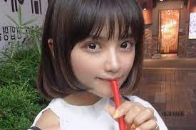 この比較は笑う 好きな人の前でタピオカと仲良い奴の前でタピオカ のギャップが素晴らしい 笑 面白い顔 変顔 おもしろ画像