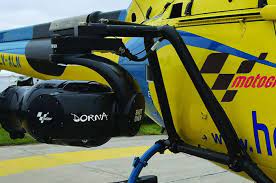 Cara menggambar motor gp di kertas. Wow Ternyata Begini Cara Mengambil Gambar Balapan Motogp Dari Udara Lihat Videonya Gridoto Com