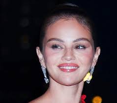 Sarah Paulson Wishes Holland Taylor Happy Birthday