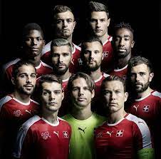 Geschichte des nati trikots 1905 nahm die schweizer nationalmannschaft zum ersten mal im roten trikot an einem länderspiel teil. Pin On Xherdan Shaqiri