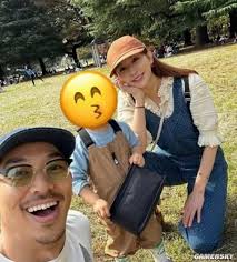 林志玲被网友偶遇日本游乐园带娃，50岁状态似三十多岁、全程 ...