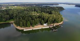 Вместе с образованным на реке водохранилищем является частью системы водоснабжения города москвы. Top 10 Mest Dlya Otdyha Na Istrinskom Vodohranilishe Oteli Kottedzhi I Plyazhi