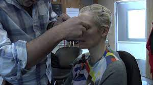 Fan page dedicated to the beautiful and mesmerizing tilda swinton because she inspires us and we love her some rare photos ✨. Snowpiercer Tilda Swinton The Making Of Minister Mason Youtube