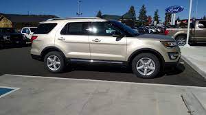 The last offering of gold on a ford explorer in our paint database was in 2017, with one shade of gold paint named white gold. 2017 Explorer Xlt White Gold Youtube