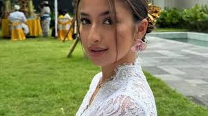 Ploy's Yearbook Episode 1 : Kisah Akhir di Masa SMA yang Indah