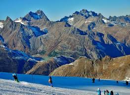 Stubaier gletsjer in de zomer zeker een bezoek waard. Skien In De Zomer In Oostenrijk De Mogelijkheden Bergwijzer