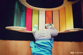 Diy Regenbogenwippe Mit Bildern Wippe Baby Basteln Schaukelwippe