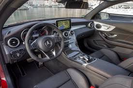 Mercedes C43 Amg 4 Matic Is Ook Mooi In Designo Hyancintrood Drivessential Mercedes Auto Exterieur