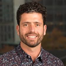 Eli Weiss's Instagram, Twitter & Facebook