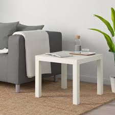 Dieser wird durch ein graphitfarbenes detail, das die tischplatte durchzieht, unterstrichen. Lack Beistelltisch Weiss 55x55 Cm Ikea Deutschland